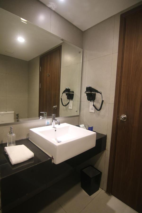 Bess Mansion Hotel Surabaya Wonotjolo المظهر الخارجي الصورة